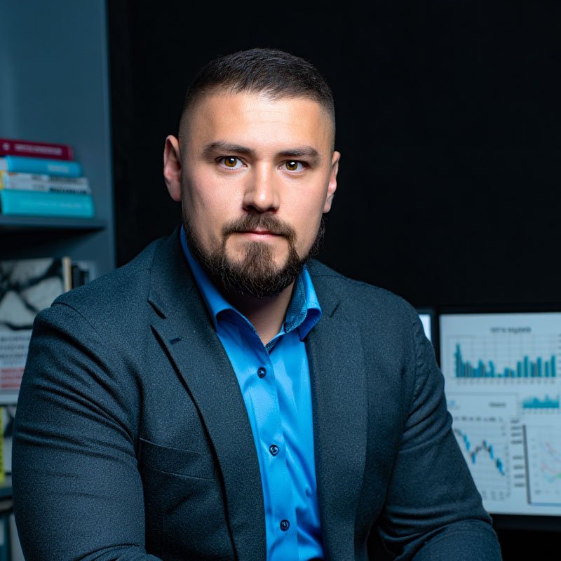 Михаил Волков